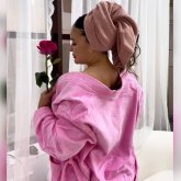 «Денесін ашып не көрінді»: Ашық-шашық киінген Мөлдір Мұқан тағы елдің сынына қалды (ВИДЕО)