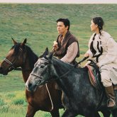 «Қазақи романтика»: Димаш Құдайбергеннің қарындасы махаббат хикаялары қалай басталғанын көрсетті (ВИДЕО)