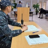 Дәрігерге шабуыл: Шымкентте перинатальды орталықта зейнеткер дәрігерді ұрып жіберген