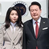 Тақтан тайған әулет: Оңтүстік Кореяның бұрынғы бірінші ханымы қамауға алынды