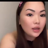 «Ішкиімің көрініп тұр»: Желіде келіншек ажырасуына себеп болған қайын атасын әшкереледі (ВИДЕО)