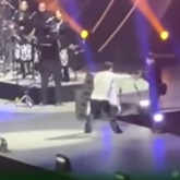 «Жүрегі мейірімге толы»: Димаш Құдайбергеннің сахнадағы әрекеті жұртты тәнті етті (ВИДЕО)