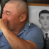 «Қол қоймағаны үшін соққыға жықты»: Жаркентте қаза тапқан капитанның әкесі шындықты айтты (ВИДЕО)
