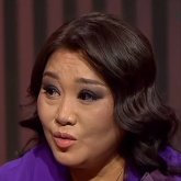 «Бетіне балта түсіп кеткен»: Ақбота Керімбекова балалық шағын еске алды (ВИДЕО)