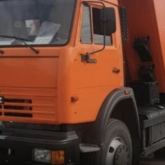 Ақтөбеде КамАЗ жол жиегінде тұрған әйел адамды қағып өлтірді (ВИДЕО)