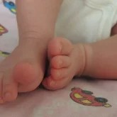 «Анасы қонақ күтіп жүрген»: Алматы облысында қызуы көтерілген бес айлық сәби көз жұмды