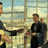 «Жаңа оқушылар»: Әйгілі Backstreet Boys тобы домбырадан сабақ алды (ВИДЕО)