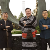 «Гиннеске 5 рет кірген»: Динара Сәтжанның ауқатты күйеуі атышулы жапон балуанын жақтап шықты