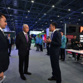 Мемлекет басшысы цифрлық шешімдер көрмесіне барды