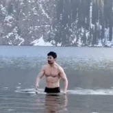 «Айыппұл қайда?»: Павел Дуров Көлсай көлдерінде шомылған видеосын жариялады