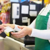 Дүкендердегі екі түрлі баға белгісі – толық төлем және бөліп төлеу: бұл халыққа не береді?