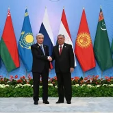 ТМД мемлекеттер басшыларының кеңесі: Тоқаев Душанбедегі Ұлттар сарайына барды