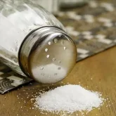 «Мұғалім болғысы келді»: Жамбылдық тұрғын мектеп директорының кабинетіне тұз сепкен