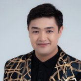 «Құнығу емес»: Белгілі әнші бір сағатта 4-5 тойға баратынын айтты (ВИДЕО)