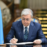 Республика күні қарсаңында бірқатар азаматты мемлекеттік наградалармен марапаттады