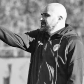 Сербиядағы матч кезінде бас бапкер көз жұмды