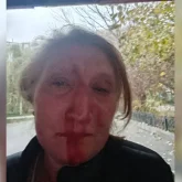 Алматыда тұрғын үй кешенінде курьер күзетші әйелді ұрып кеткен