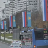 Қазақстанның көк туы Мәскеу көшелерінде желбіреп тұр (ВИДЕО)