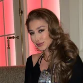 «Олигарх ағашкалар керек»: Әнші Бүркіттің қарындасы «тоқал» болуға дайын екенін айтты