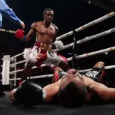 Эрисланди Лара Жәнібек Әлімханұлының орнына шыққан жаңа қарсыласын тас-талқан етті