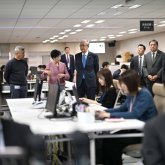 Тоқаев Токионың Төтенше жағдайлар жөніндегі ахуалдық орталығын аралап көрді