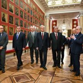 Тоқаев ТМД басшыларымен бірге Эрмитаж музейін аралап көрді