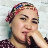 «Доғарайық, қатындар»: Мөлдір Анарбаева оңтүстіктің тойларындағы дәстүрді сынап тастады (ВИДЕО)