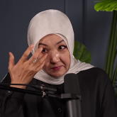 «Бірінші күйеуім ұрып-соқты»: Индира Расылхан жеке өмірінен сыр шертіп, жылап қалды (ВИДЕО)