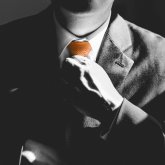 Мемлекеттік қызметкерлерге бизнеспен айналысуға рұқсат беру сыбайлас жемқорлықтың жаңа алаңы ма?