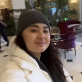 «Екінші үйім сияқты»: Мөлдір Мұқан Жаңа жылды қонақүйде қарсы алды (ВИДЕО)