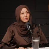 «Әкем көліктің артына байлап сүйреді»: Индира Расылхан қиын тағдырын баяндады (ВИДЕО)