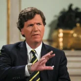 АҚШ дүниежүзілік соғысқа дайындалып жатыр – Такер Карлсон