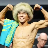 «Әмбебап файтер»: Америкалық сарапшы Асу Алмабаевқа жоғары баға берді