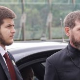 «Жағдайы ауыр»: Рамзан Қадыровтың ұлы жол апатына ұшырап, ауруханаға түсті