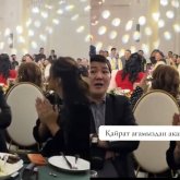 «Бостандыққа шыққандай отыр»: Тұрсынбек Қабатов тоқалымен бірге көзге түсті (ВИДЕО)