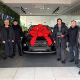 «Ағалар сөзінде тұрды»: Олимпиада чемпионы Данияр Елеусіновке көлік сыйға берілді