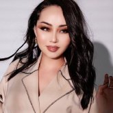 «Еркектермен тең тұруы керек»: Баян Алагөзова әйел мәртебесін көтеру қажеттігін айтты (ВИДЕО)