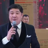 «Қазір бірдеңе дейтін жағдайда емеспін»: Тұрсынбек Қабатов тілек айтамын деп абдырап қалды (ВИДЕО)