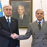 Тоқаев пен Пәкістан Премьер-министрі шағын құрамда келіссөз жүргізді