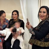 «Сыйлыққа 1 миллион теңге»: Айдарбекова келіні Жұлдыздың үйінен жазба жариялады (ВИДЕО)