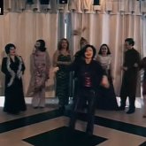 «Фигурасында мін жоқ»: Роза Рымбаеваның жас кезі көпті тәнті етті (ВИДЕО)