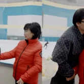 «Бүкіл қазақ елінің анасысыз»: Қайрат Нұртас Денис Теннің анасын құттықтап, елді жылатты (ВИДЕО)