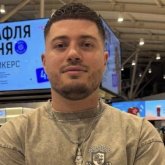 «Өкінемін»: Қазақ қыздарын қорлаған ресейлік блогер кешірім сұрады (ВИДЕО)