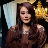 «Кішкентайымнан жалтақ боп өстім»: Ақбота Керімбекова жан сырын ақтарды (ВИДЕО)