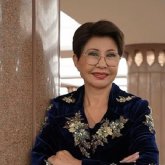 «Жалақыға жұмыс істейміз»: Роза Рымбаева қанша табыс табатынын айтты (ВИДЕО)