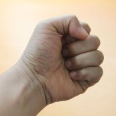 Астанада ер адам фельдшерді сабаған (ВИДЕО)