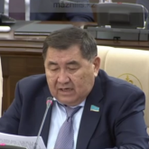 Алдарыңа бір уыс топырақ: Мәжілісте теріс ағым өкілдеріне қатаң үндеу жасалды