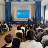 «Заң мен тәртіп»: елордалық оқушыларға цифрлық қауіпсіздік бойынша лекция өтті