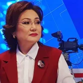 «Ешкім көрмейтін телевизияда әлі істеп жүрсіз бе?»: Дана Нұржігіт танымал журналиске шүйлікті (ВИДЕО)