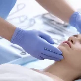 Шымкентте блефаропластика жасатқан әйел бір көзінен айырылды